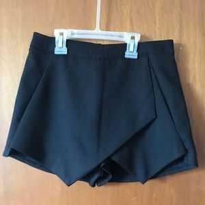 Black skort